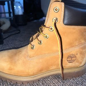 Timberland Women's 10361 6-Inch Premium WATERPROOF Boots size 9